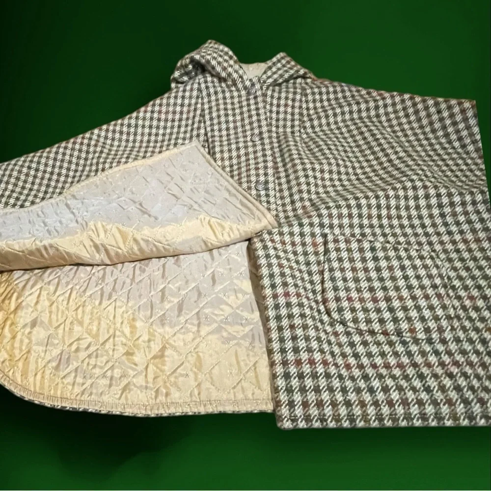 VTG Hooded Golden Quilt Lined Wool Check Cape Ornate Button One Size Heavyweight - Picture 5 of 16